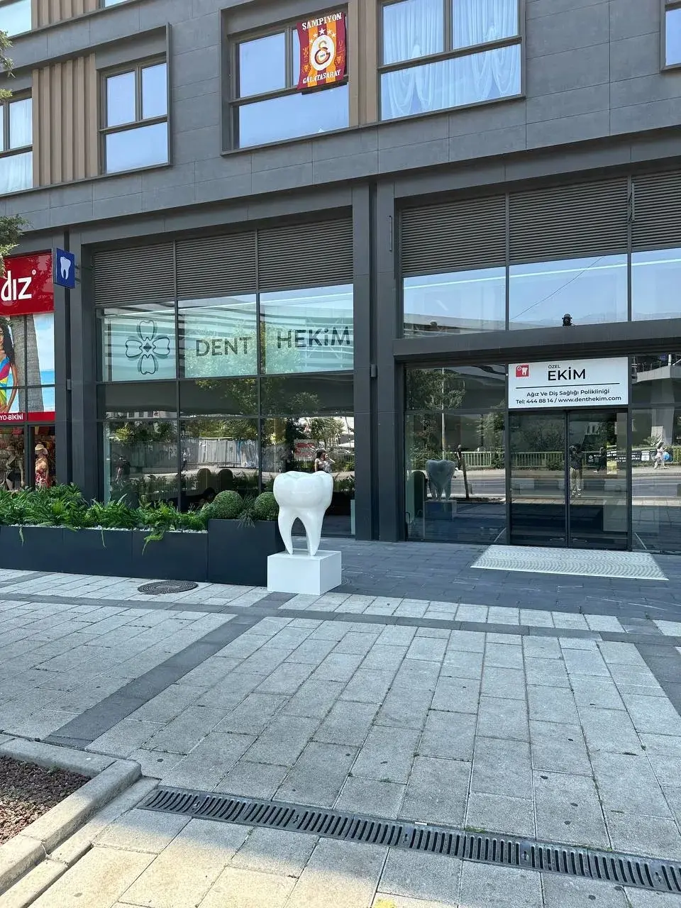 Kaideli%20Diş%20Reklam%20Totemi%20Diş%20Tabelası