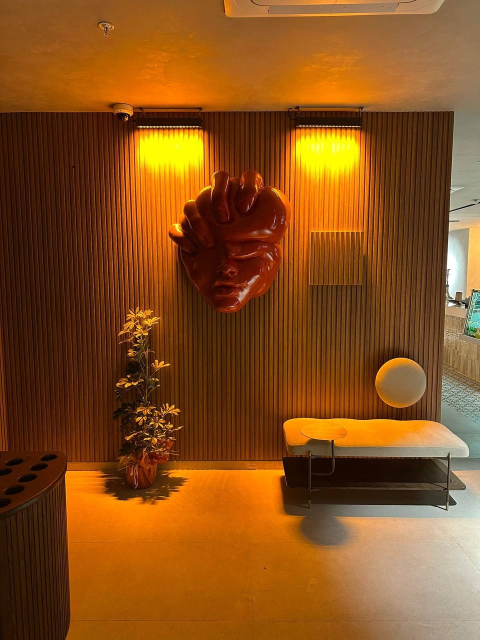 Sıkılmış%20Yüz%20Modern%20Sanat%20Duvar%20Heykeli